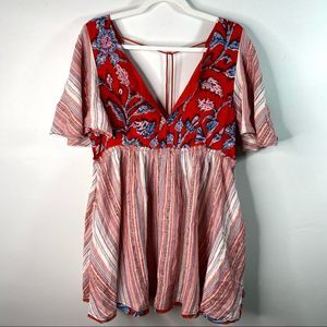 FREE PEOPLE Red Floral Deep V-Neck Short-Sleeve Top - Size Medium